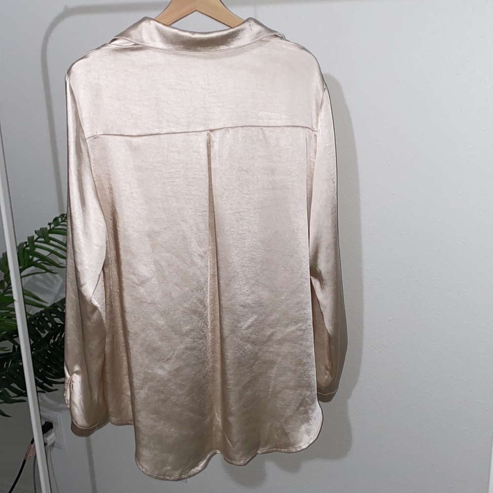 Button Up - Picture 2 of 3